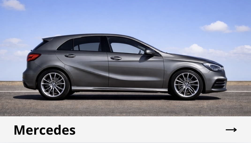 Mercedes vue de profil, marque de voiture compatible avec boîtier CarPlay