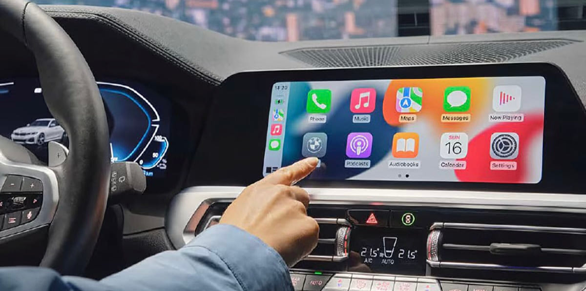 Apple CarPlay sans fil affiché sur écran de voiture, bannière de la collection de boîtier CarPlay