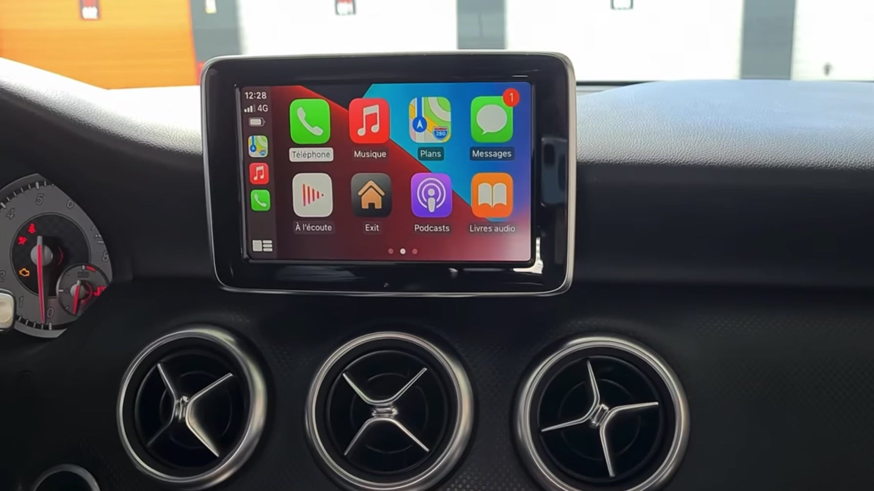 Charger la vidéo : Vidéo tutoriel installation Carplay sur Mercedes avec explications simples