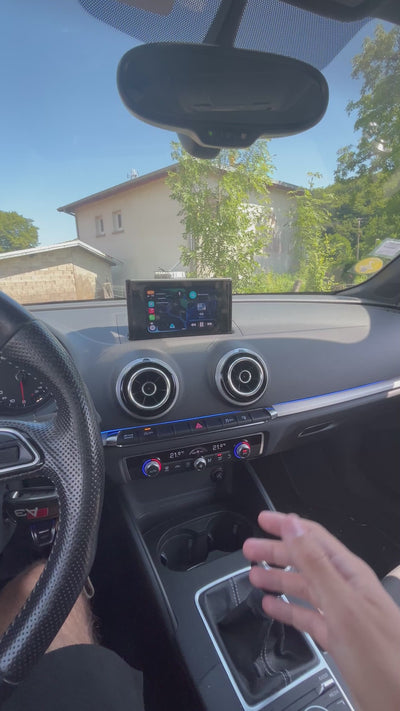 Présentation vidéo d'un Carplay et d'un éclairage d'ambiance LED installé dans une voiture réelle