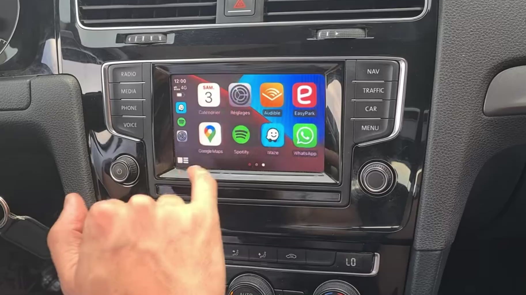 Charger la vidéo : Vidéo tutoriel installation Carplay sur Volkswagen avec explications simples